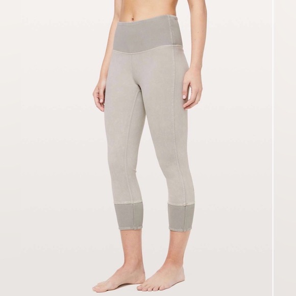 lululemon athletica Pants - Lululemon Wunder Under Crop 23" *Ribbed Washed French Clay Size 8